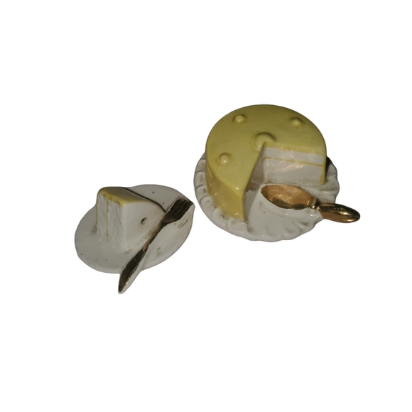 Rare Vintage miniature cake and cake slice salt and pepper shakers - Picture 2 of 7